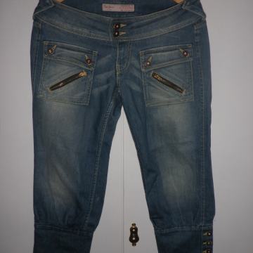 PEPE JEANS - ŽENSKE NOVE TRAPER KAPRI HLAČE 38 M