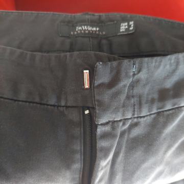 Platnene crne hlače