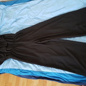 povoljno prodajem novi ženski kombinezon