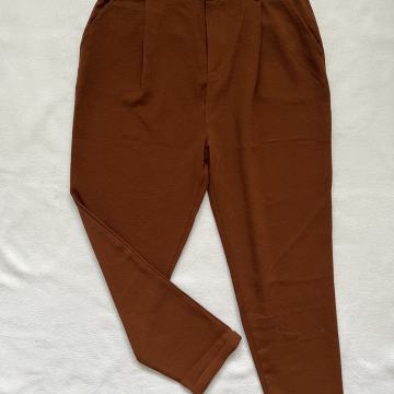 Pull and bear crepe hlače vl.M/TOTALNA ČISTKA