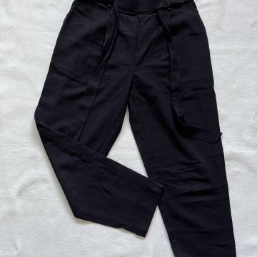 Pull & Bear hlače sa remenom vl.M