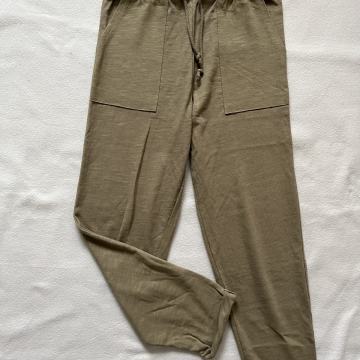 Pull & Bear hlače vl.S