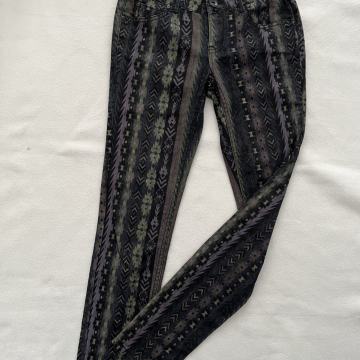 Šarene fora hlače vl.28, naš 38 / TOTALNA ČISTKA