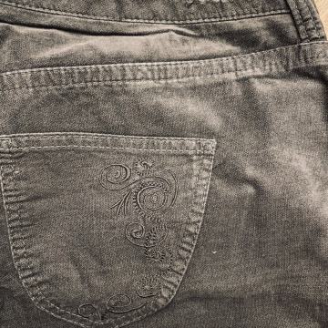 Sive ženske pliš hlaće vel XL/ XXL (46) jeans kroj Rosner visoke NOVO