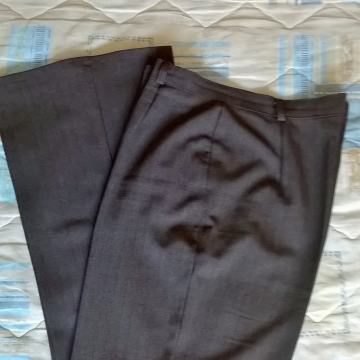 SMEĐE HLAČE - VEL.42