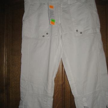 BIJELE SPORTSKE HLAČE VEL 38 - NOVO