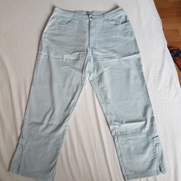 Svijetloplave hlače