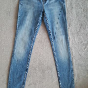 Tommy Hilfiger traperice W27 L32