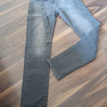 Traper hlače 38 novo