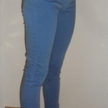 Nove traperice Esprit veličina 34