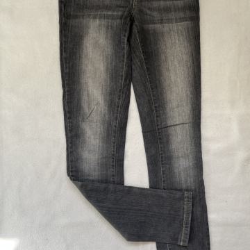 Vero moda traperice vl. 38 / TOTALNA ČISTKA