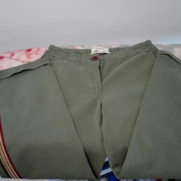 Zara hlače kao nove