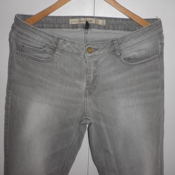 ZARA - ŽENSKE LAGANE HLAČE TRAPERICE 38 M