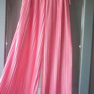 ZARA - ŽENSKE LAGANE LJETNE KAPRI HLAČE 32 / 34 XS