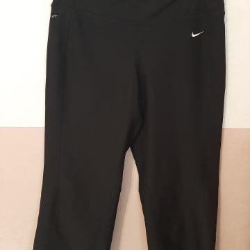 Ženske capri hlače  - tajice Nike