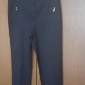 ženske hlače 40 i 42