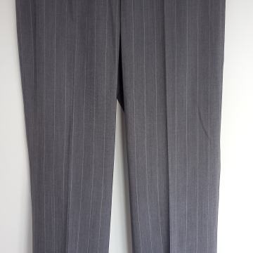 Ženske hlače br.38-kao novo