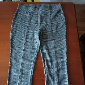 ŽENSKE HLAČE C&A VEL.38