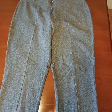 ŽENSKE HLAČE C&A VEL.38