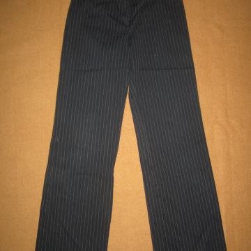 Ženske hlače na crtu Sisley vel. 42 talijanski, naš 38