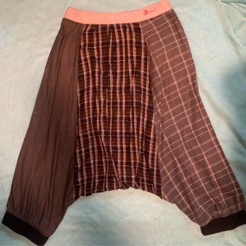 ZENSKE HLACE DESIGUAL BR 36 novo