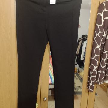 Zenske hlače jesenske . Vel. S . BEBE