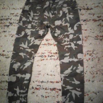 Zenske hlace L vojne