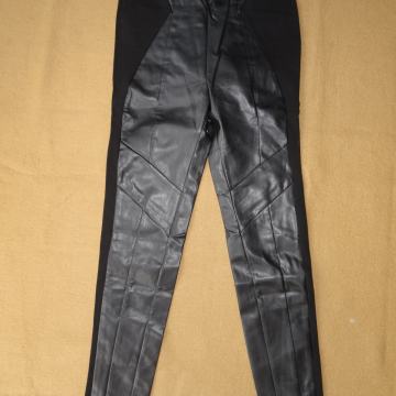 Ženske hlače Pull & Bear vel. M