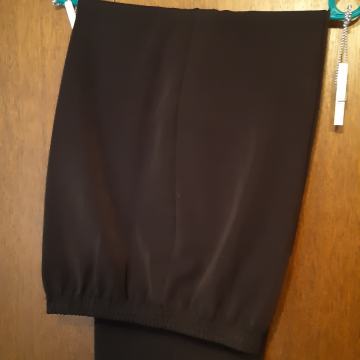 Ženske hlače rastezljive 36