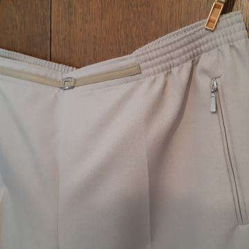 Ženske hlače rastezljive 44-45