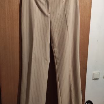 Ženske hlače - široki kroj