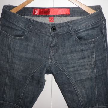 ŽENSKE HLAČE TRAPERICE 36 - 38 S