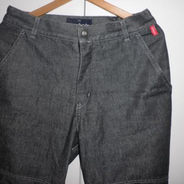 NOVE ŽENSKE HLAČE TRAPERICE 36 / 38 S