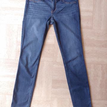 Ženske hlače, traperice Hollister vel. 36, W26 L29