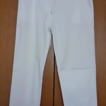 ŽENSKE HLAČE VEL 40