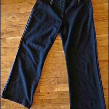 Ženske hlače, vel. 46