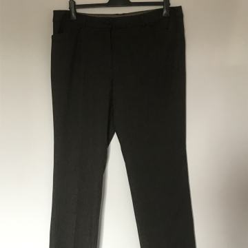 ŽENSKE HLAČE OD ODIJELA VEL. 48