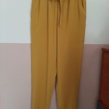Ženske hlače Zara
