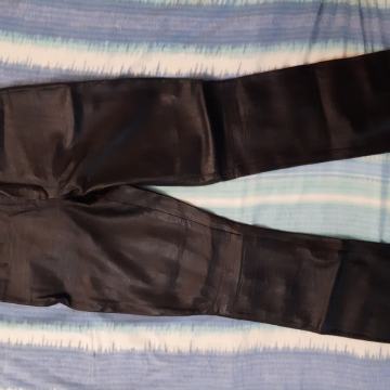 Ženske kožne hlače, 50€