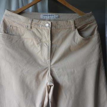 ŽENSKE LAGANE PAMUČNE HLAČE 38 / 40 M