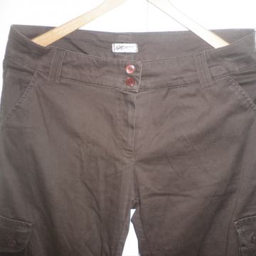 ŽENSKE LAGANE PAMUČNE HLAČE 38 / 40 M