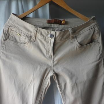 ŽENSKE LAGANE PAMUČNE HLAČE 38 M