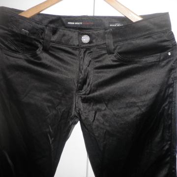 ŽENSKE LAGANE PAMUČNE HLAČE 38 M