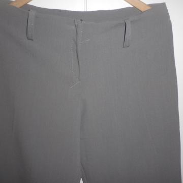 ŽENSKE LAGANE PAMUČNE HLAČE 42 L