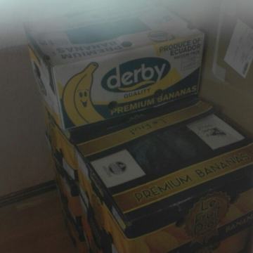 Zenske- muske-djecije - majice veste traperice hlace