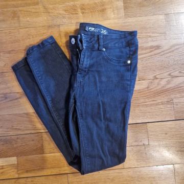 ženske push up traperice