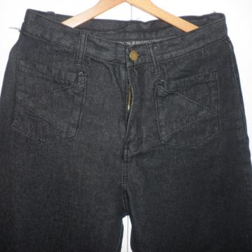 ŽENSKE STRUKIRANE HLAČE TRAPERICE 40 M