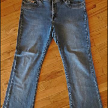 Ženske traperice, br. 38, vel. L