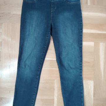 Ženske traperice br. 40