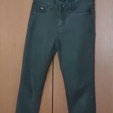 ženske traperice vel 36